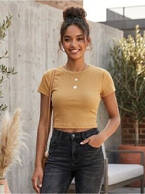 Wild Fable Mustard Crop Tee ☀️